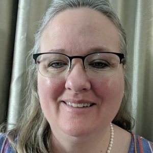 Meet your Posher, Adrienne